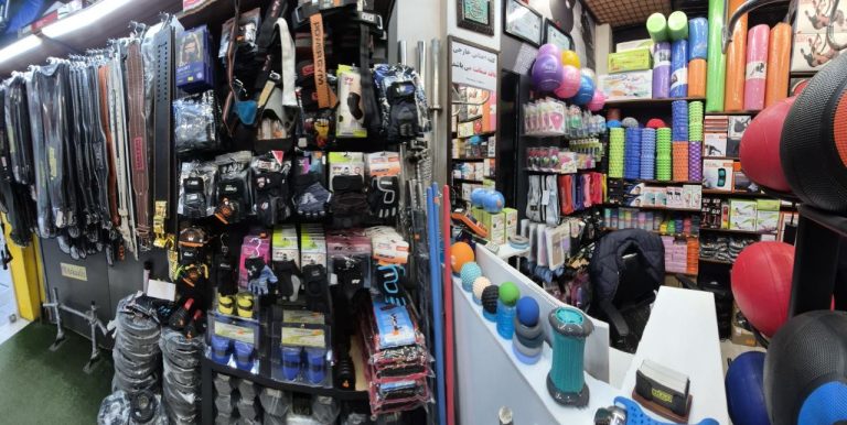 photo_5969982349803982372_y